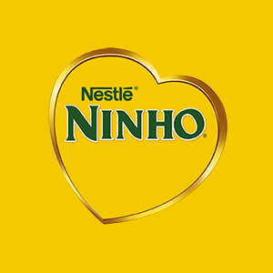 logo da marca ninho em verde, dentro de uma forma de coração, em fundo amarelo